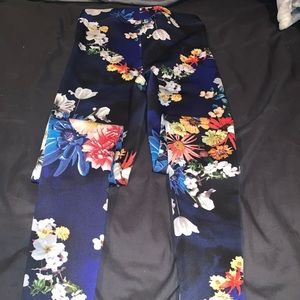 Super stylish - thick lined Express leggings.